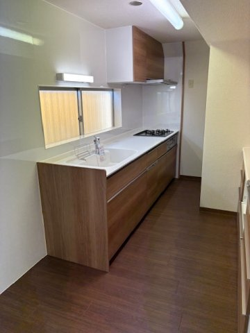 地下鉄『丸太町』駅まで徒歩６分☆三方角住戸で陽当たり良好☆堺町ジュエリーハイツのキッチン|キッチン