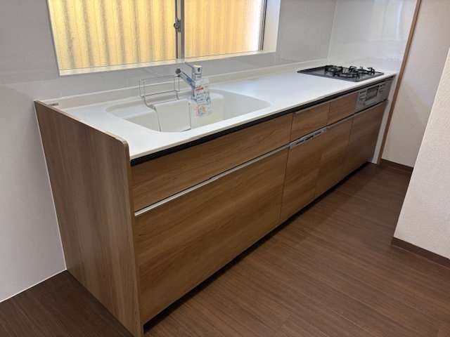 地下鉄『丸太町』駅まで徒歩６分☆三方角住戸で陽当たり良好☆堺町ジュエリーハイツのキッチン|キッチン