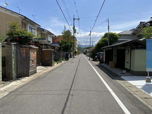 上賀茂蝉ヶ垣内町 新築戸建の前面道路含む現地写真