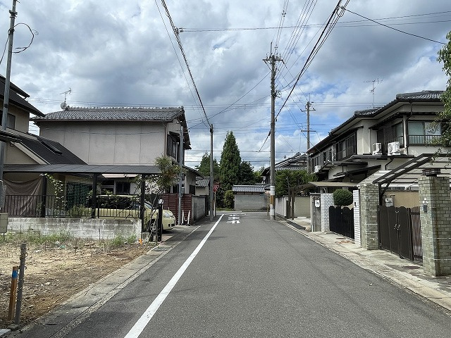 上賀茂蝉ヶ垣内町 新築戸建の前面道路含む現地写真