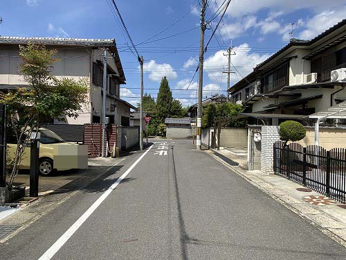 上賀茂蝉ヶ垣内町 新築戸建の前面道路含む現地写真