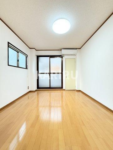 メゾングロワールの居間・リビング