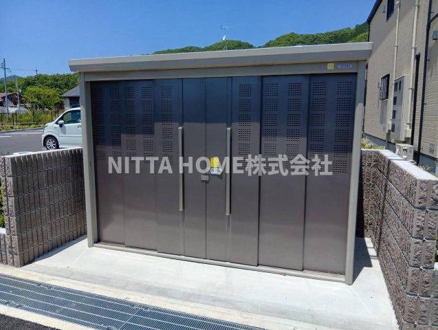 メゾン・レゾナンス　Ⅰのエントランス|専用のゴミ捨て場も設置しています◆