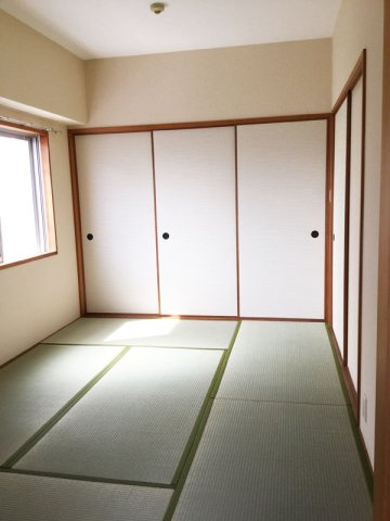 大阪市此花区高見１丁目の賃貸マンションの和室