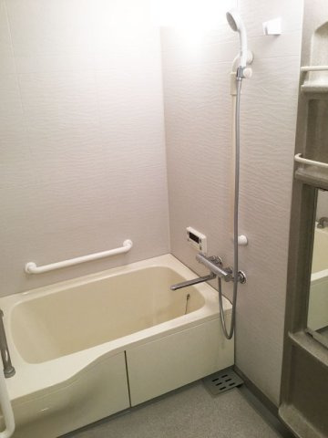 大阪市此花区高見１丁目の賃貸マンションの浴室