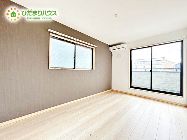 【寝室】 | 茨城町桜の郷　中古戸建 | 気品のある柄のアクセントクロス♪寝室をおしゃれに演出してくれます(*^^*)