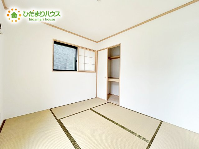 【和室】 | 茨城町桜の郷　中古戸建 | 日本人の心を落ち着かせてくれる、爽やかな畳の香りが心地よい和室。家事の合間にちょっと一休みしたい時や、お子様の遊び場としてもご使用いただけます。