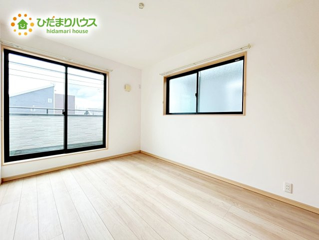 【洋室】 | 茨城町桜の郷　中古戸建 | 室内には収納スペースもあり、衣類や小物類をたっぷり収納可能。お部屋をより広くお使いいただけます。