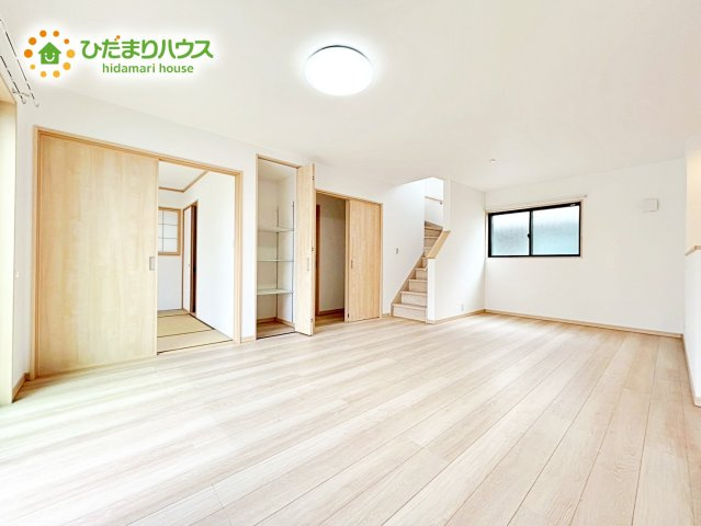 【居間・リビング】 | 茨城町桜の郷　中古戸建 | 開放感あるLDKを確保！家族が集まるリビングはゆったり過ごしリフレッシュする場として居心地の良い空間にしたいですね。