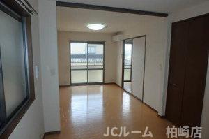 柏崎市北園町のアパートの洋室