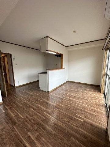 クオリティタウン上野　参番館の居間・リビング