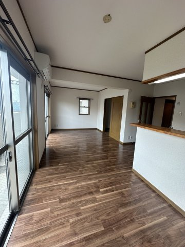 クオリティタウン上野　参番館の居間・リビング