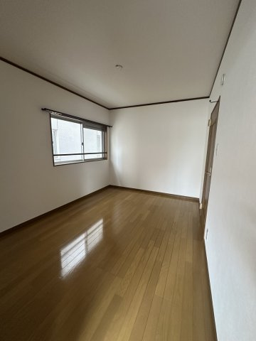 クオリティタウン上野　参番館の洋室