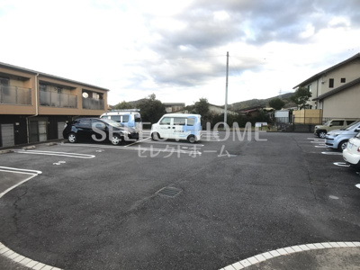 【駐車場】 | アクシス | 駐車場です
