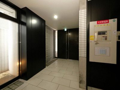 【エントランス】 | ZEUS難波CUBE