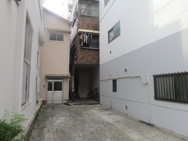 豊島区南大塚３丁目の倉庫