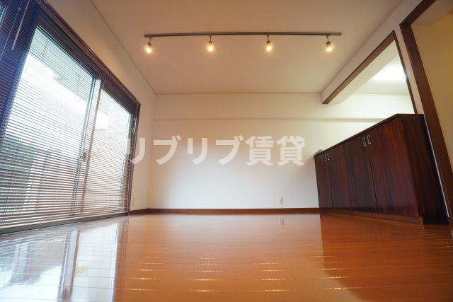 コープ桜木町の居間・リビング