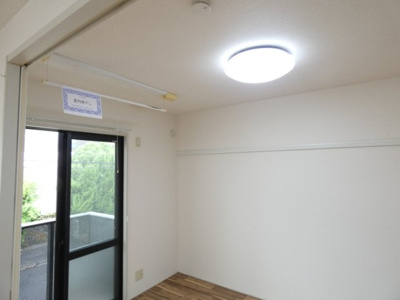 【内装】 | スターハイツ | 明るい色調の室内です