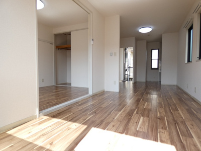 【居間・リビング】 | スターハイツ | ゆったりとした居間です