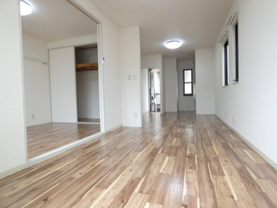 【居間・リビング】 | スターハイツ | ゆったり過ごせる居間です