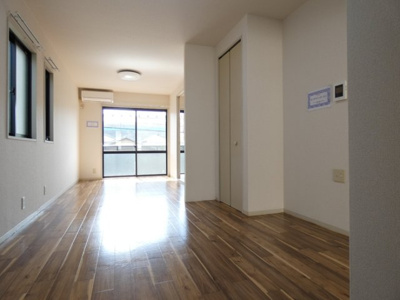 【居間・リビング】 | スターハイツ | ゆったり過ごせる居間です