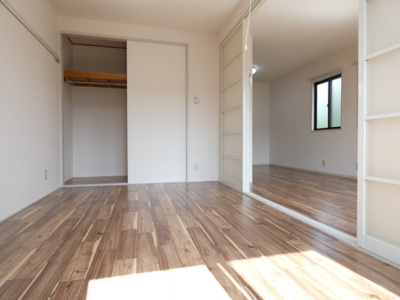 【居間・リビング】 | スターハイツ | おしゃれな居間です