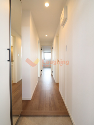 【玄関】 | Leaf津福駅南 | 明るい玄関です