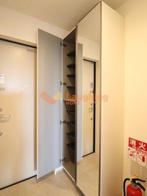 【玄関】 | Leaf津福駅南 | シンプルで使いやすい玄関です