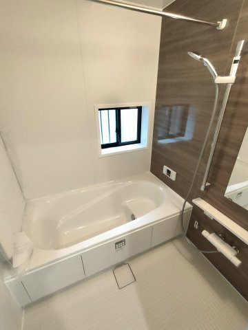 三郷市　鷹野1丁目　新築戸建　全2棟の浴室|落ち着いた空間のお風呂です