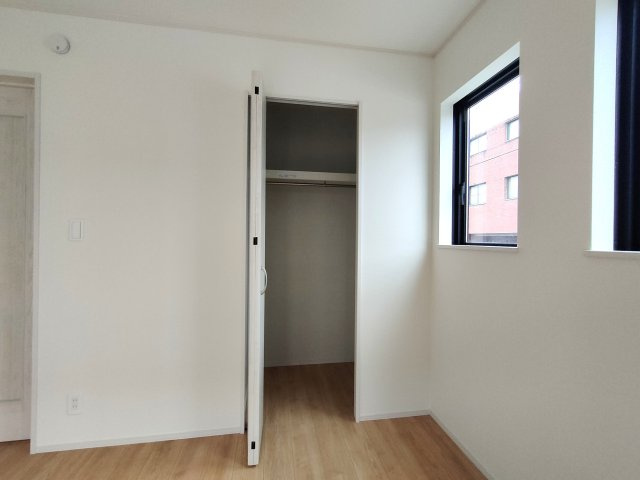 三郷市　鷹野1丁目　新築戸建　全2棟の収納|小物を収納するのに便利です