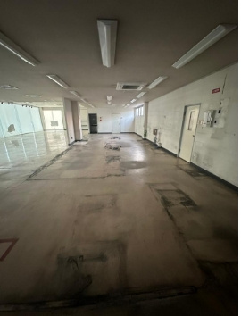 大阪府堺市南区岩室　工場の内装