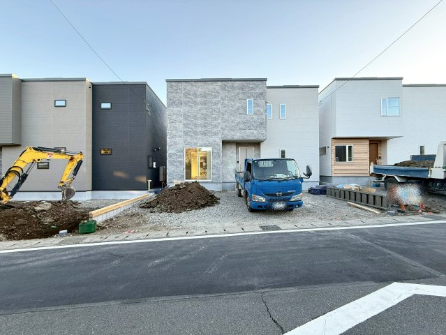 御殿場１期　２号棟　新築戸建　全３棟の駐車場|1.23　夕方撮影