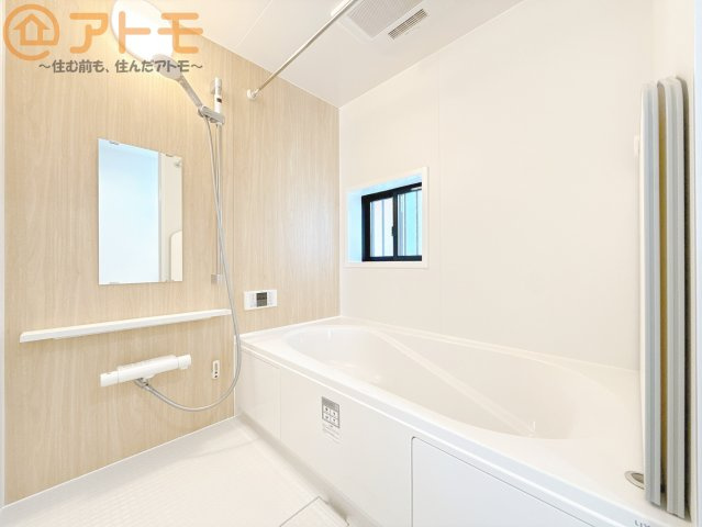 【浴室】 | 葵区北番町2期　新築戸建　A号棟 | 浴室は落ち着いた色のパネルでゆったりと過ごせる空間です。お風呂で一日の疲れを癒しましょう♪