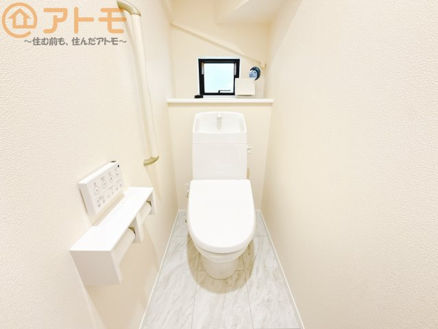 【トイレ】 | 葵区北番町2期　新築戸建　A号棟 | 年代を問わず使いやすい洗浄機能付きのトイレ♪肌への負担をも減らせるのでお子様の敏感なお肌も安心！