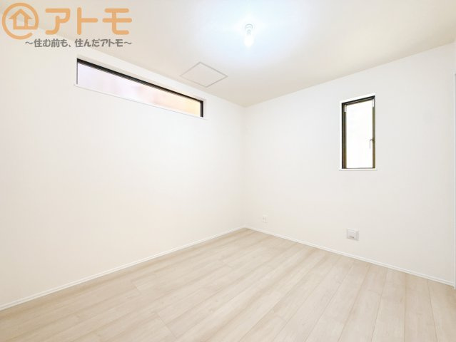 【子供部屋】 | 葵区北番町2期　新築戸建　A号棟 | 壁と床がシンプルな色合いだからこそ自分だけの空間を作れます♪お部屋作りのイメージは順調でしょうか♪