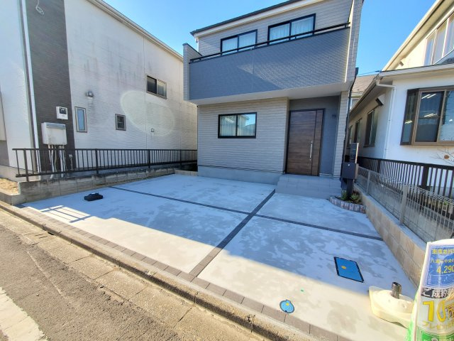 三郷市　鷹野1丁目　新築戸建　全2棟の駐車場|施工例です