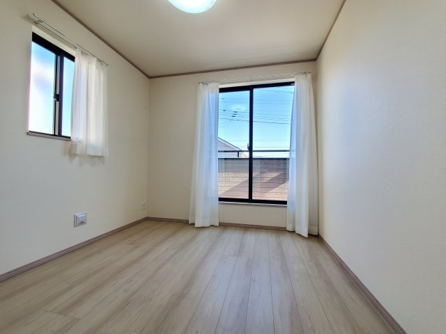 三郷市　鷹野1丁目　新築戸建　全2棟の洋室|施工例です