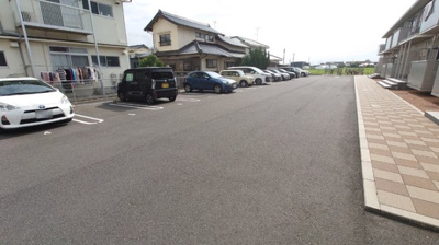 【駐車場】 | グランシャリオ