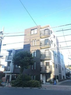 【外観】 | 鉄筋コンクリート造のがっちりとした建物。