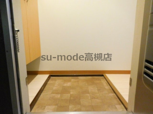 髙井ハイツC棟の玄関