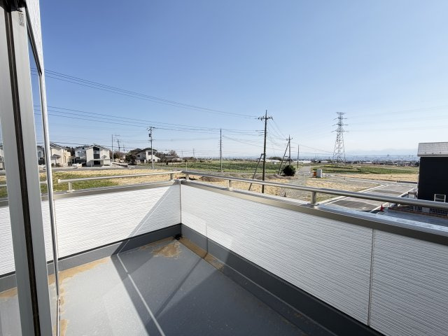 第3富士見町時沢　新築戸建　3号棟のバルコニー|洗濯物が沢山干せて便利な南面バルコニー付き♪
