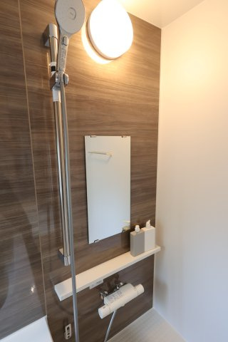 《仲介手数料無料》上尾市小泉３丁目34-11(A号棟)新築一戸建てハートフルタウンの浴室|撮影日 2025年9月15日 12:00 晴れ