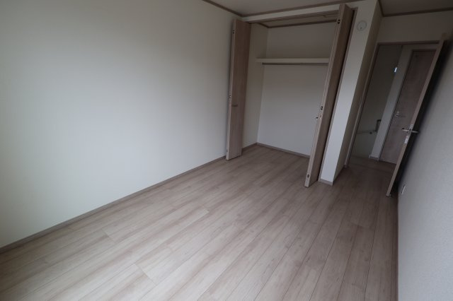 【洋室】 | 《仲介手数料無料》上尾市小泉３丁目34-11(A号棟)新築一戸建てハートフルタウン | 撮影日 2025年9月15日 12:00 晴れ
