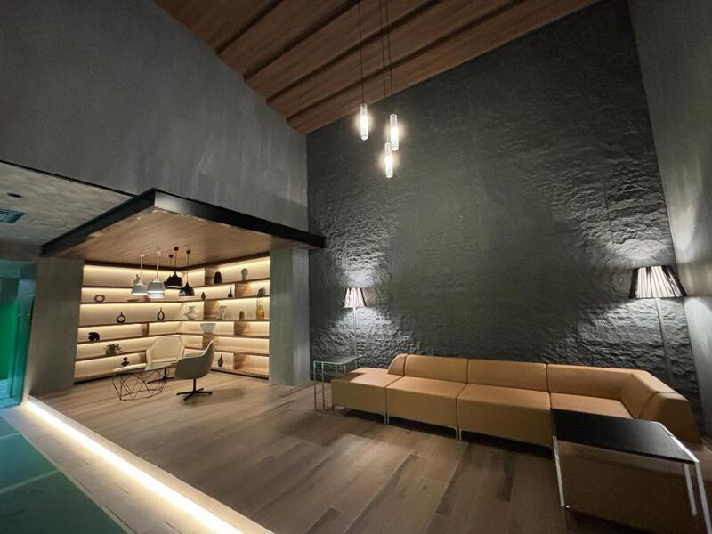 レ・ジェイド上通のロビー