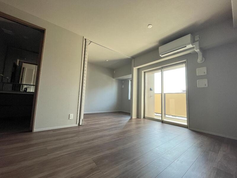 レ・ジェイド上通の居間・リビング