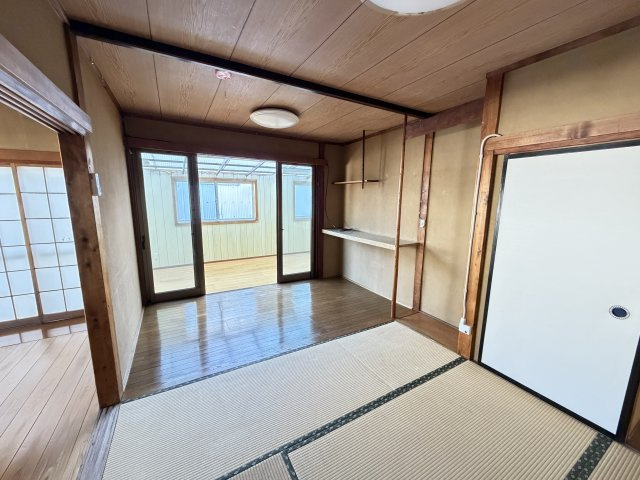 前橋市下小出町一丁目　中古住宅の居間・リビング