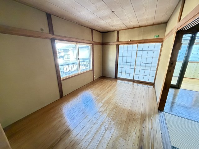 前橋市下小出町一丁目　中古住宅の洋室