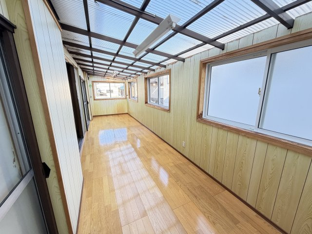 前橋市下小出町一丁目　中古住宅の洋室
