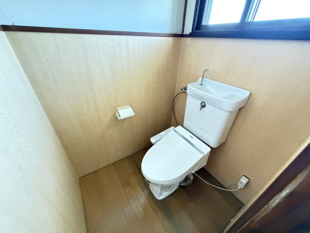 前橋市下小出町一丁目　中古住宅のトイレ
