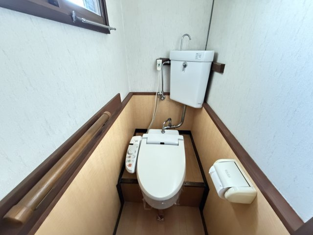 前橋市下小出町一丁目　中古住宅のトイレ